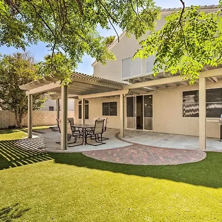 A Beautiful House With Hot Tub, Grill & Games! Villa